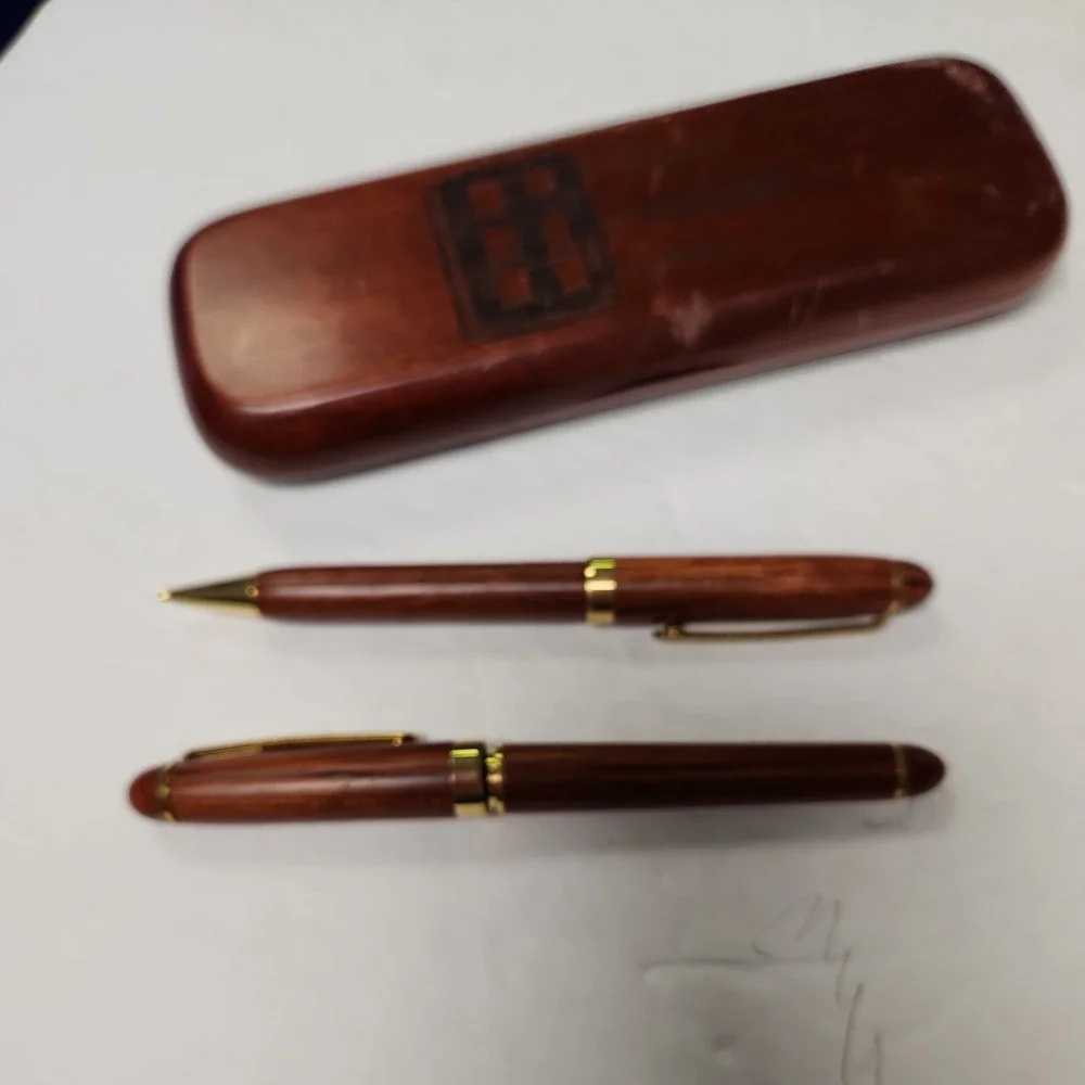 The Unbranded Brand set wooden